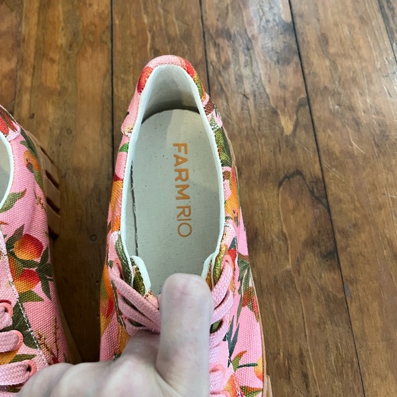 Awesome farm rio sneakers. Never worn - Picture 4 of 5
